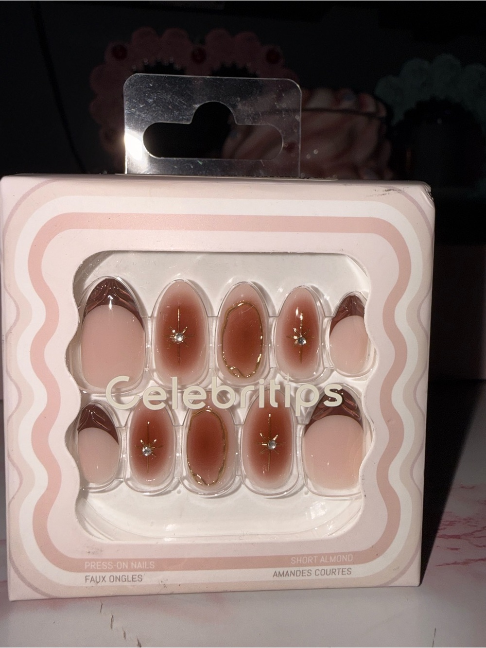 Celebritips Short Almond Press-On Nails in Nude & Brown Ombre - Picture 10 of 11